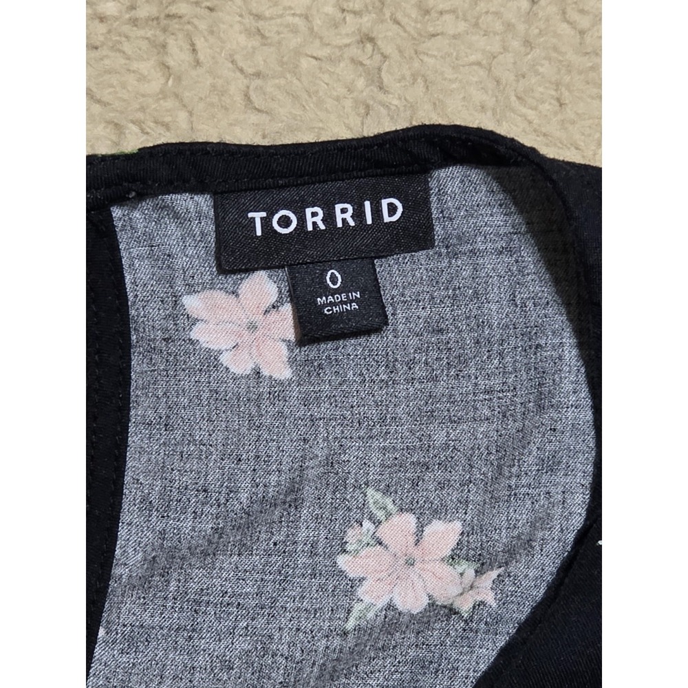 Torrid‎ Size 0 Black Floral Flutter Sleeve Wide Leg Jumpsuit - Picture 2 of 6